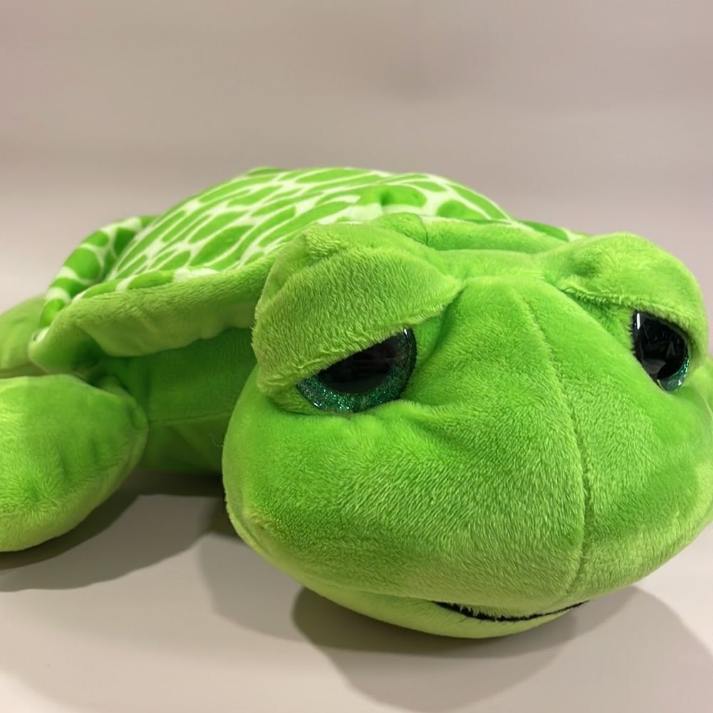 Giant Green Sea Turtle with Green Glittery Eyes Excellent Used Condition 18”
